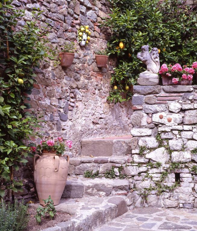 Bed and Breakfast Antica Casa "Le Rondini" Борго-а-Буджано Экстерьер фото
