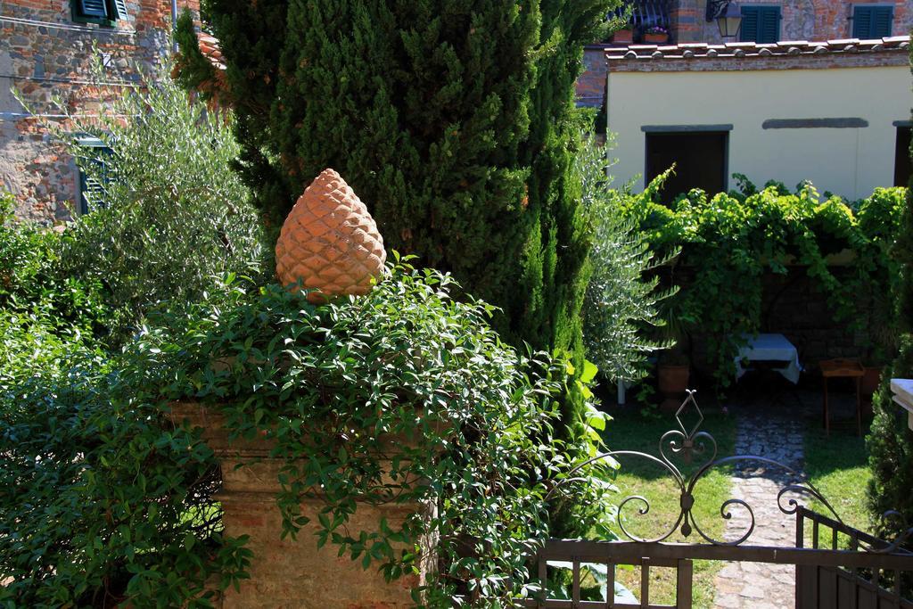Bed and Breakfast Antica Casa "Le Rondini" Борго-а-Буджано Экстерьер фото