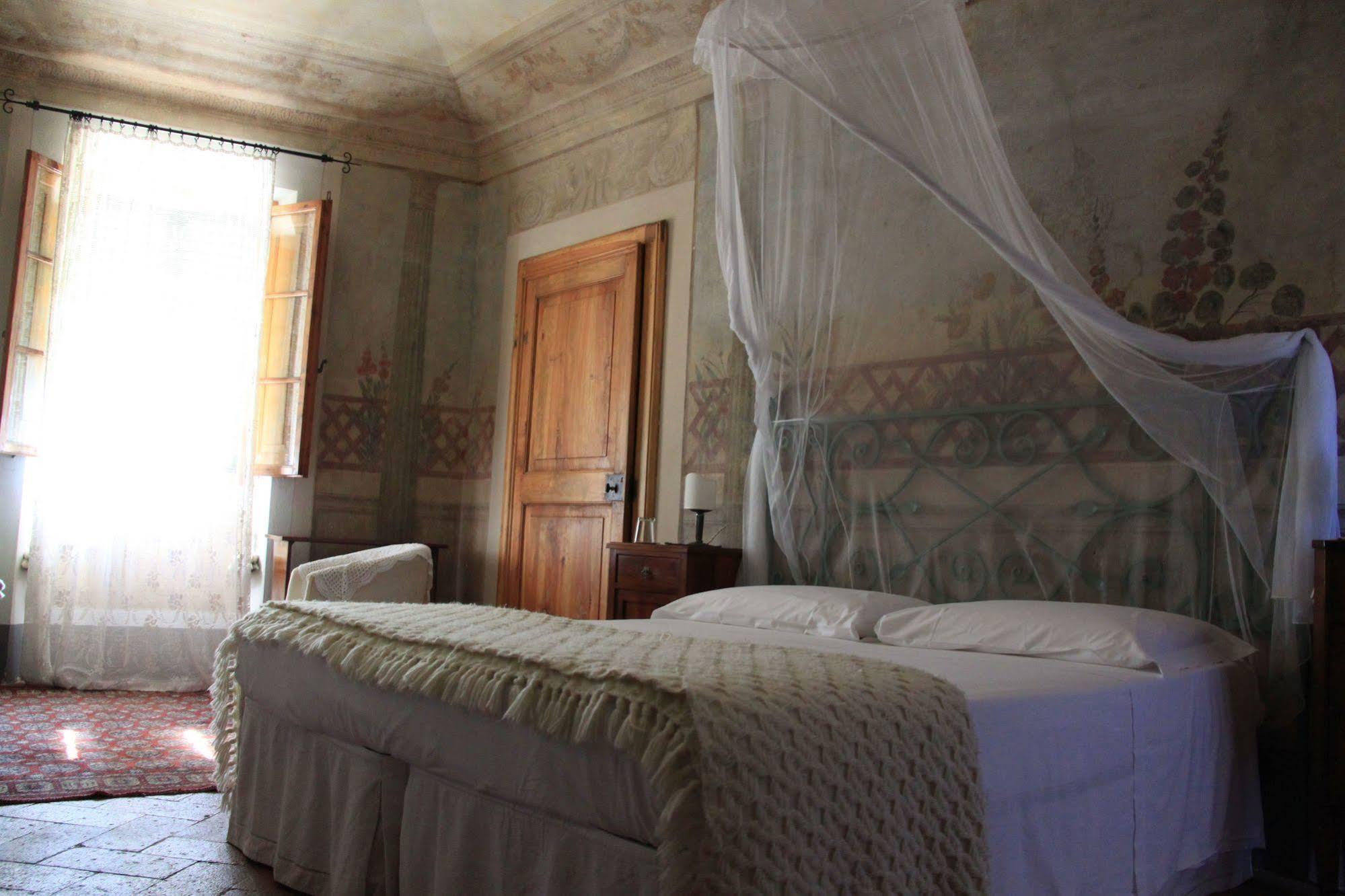 Bed and Breakfast Antica Casa "Le Rondini" Борго-а-Буджано Экстерьер фото