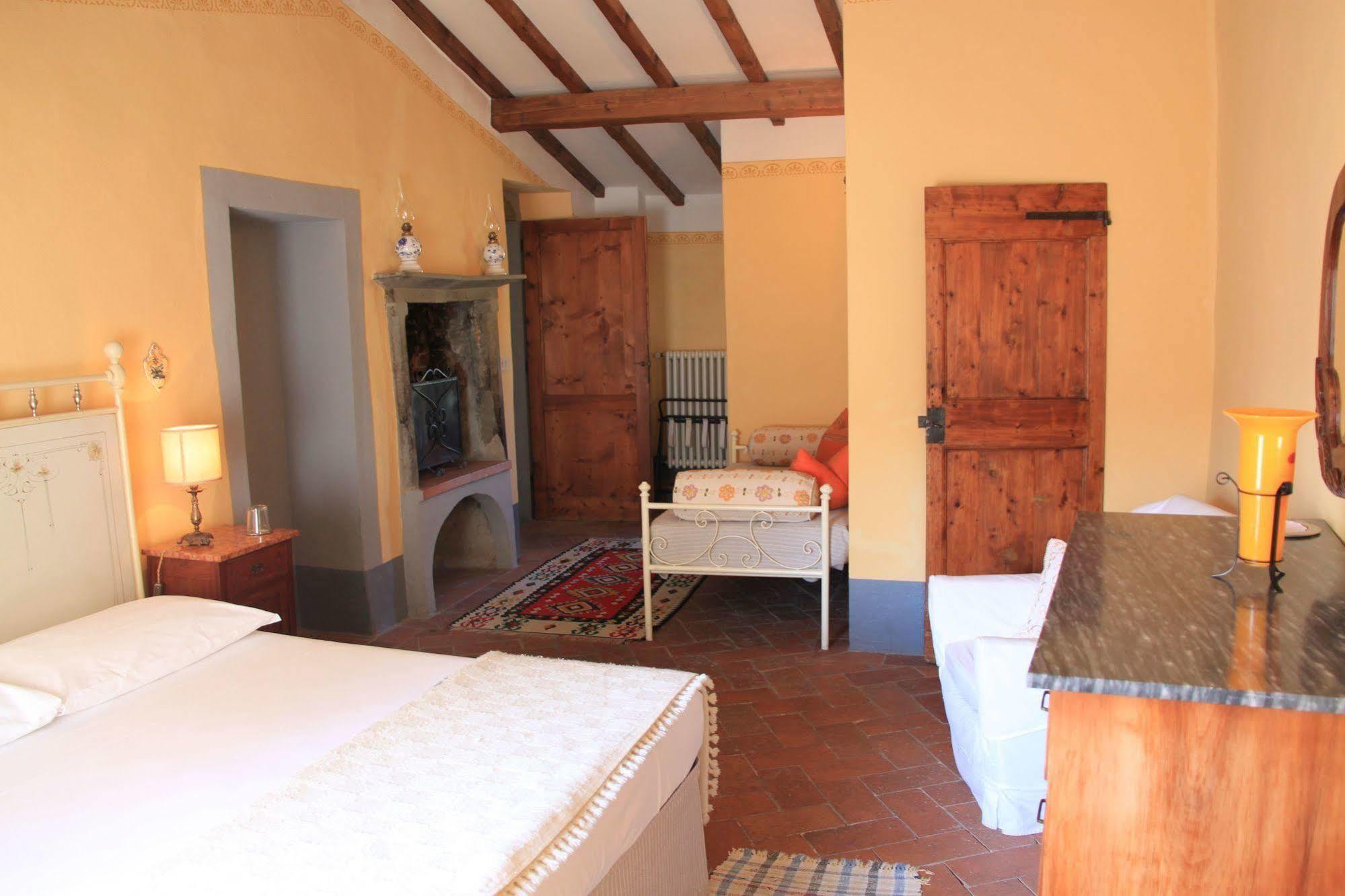 Bed and Breakfast Antica Casa "Le Rondini" Борго-а-Буджано Экстерьер фото