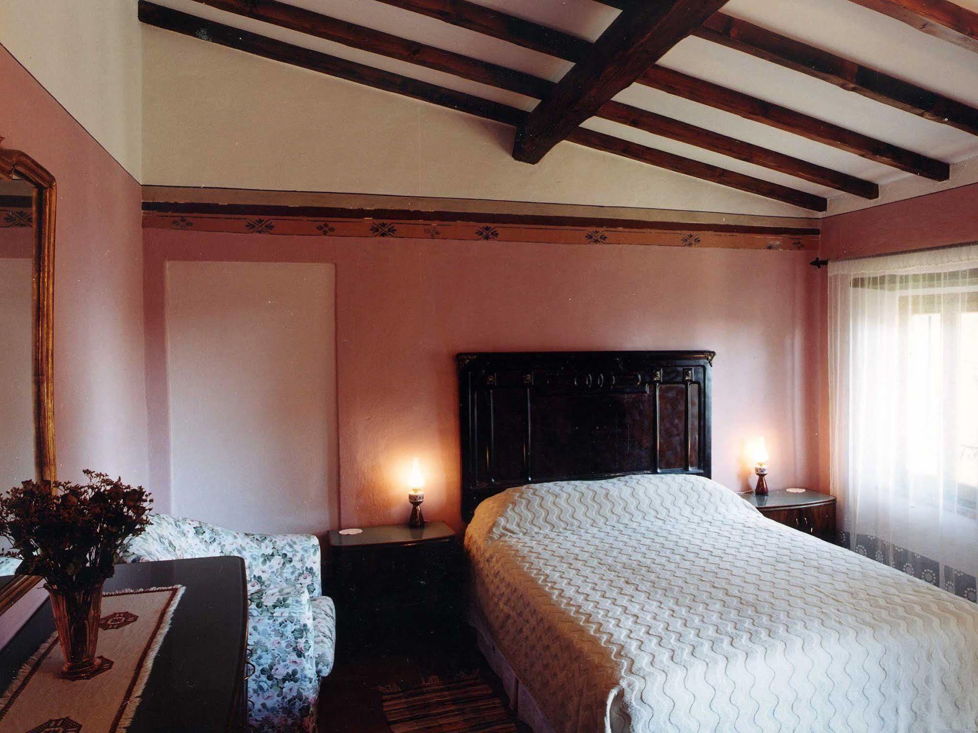 Bed and Breakfast Antica Casa "Le Rondini" Борго-а-Буджано Экстерьер фото