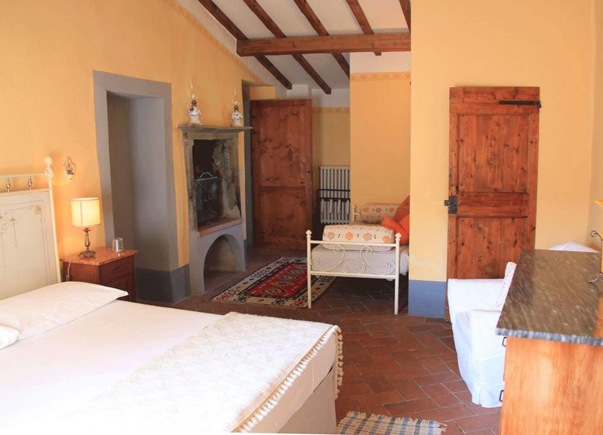 Bed and Breakfast Antica Casa "Le Rondini" Борго-а-Буджано Экстерьер фото