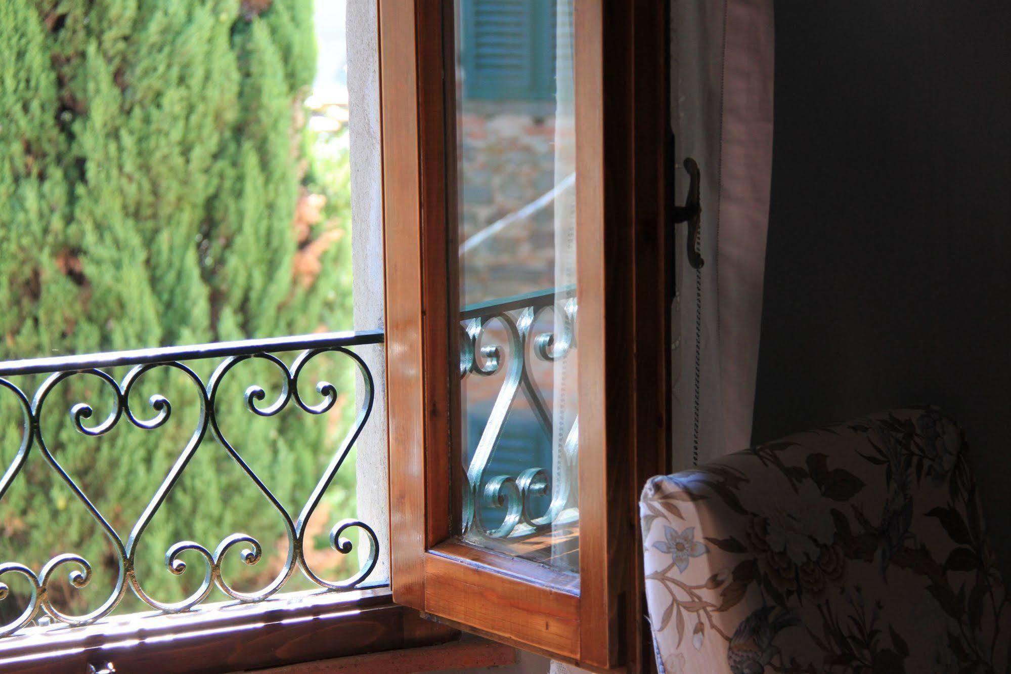 Bed and Breakfast Antica Casa "Le Rondini" Борго-а-Буджано Экстерьер фото